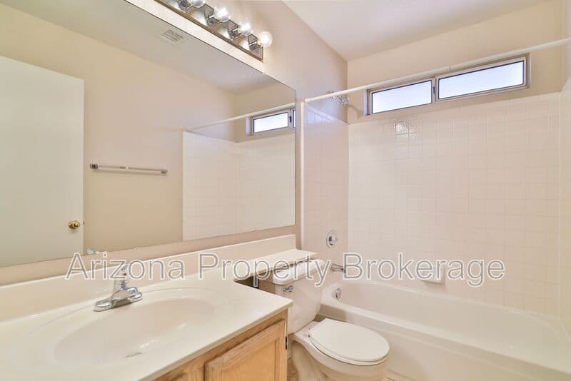 Glendale House: 3622 W. Wagoner Rd.