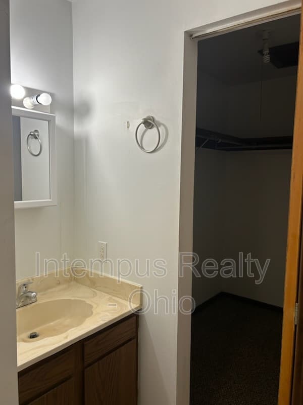 Boardman Condo: 794 Kentwood Dr