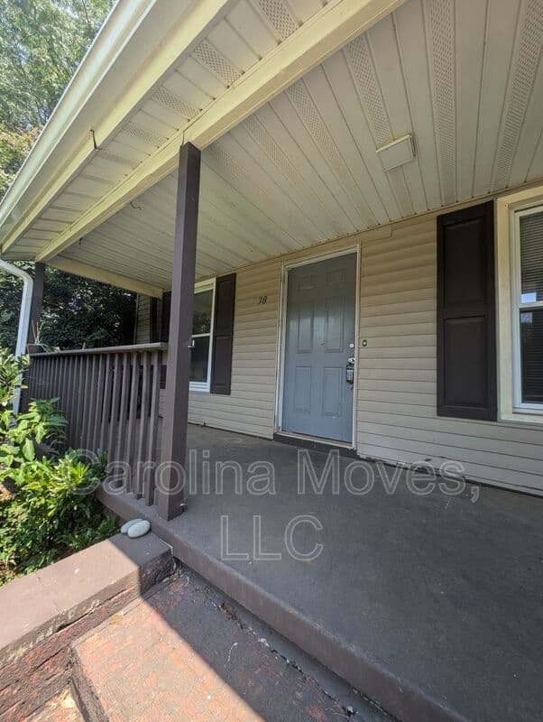 Greenville House: 38 Blake St