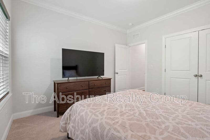 Angier House: 121 Barnwell Loop