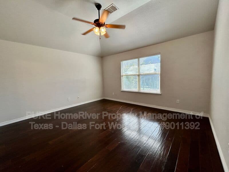 Fort Worth House: 321 Fossil Bridge Drive