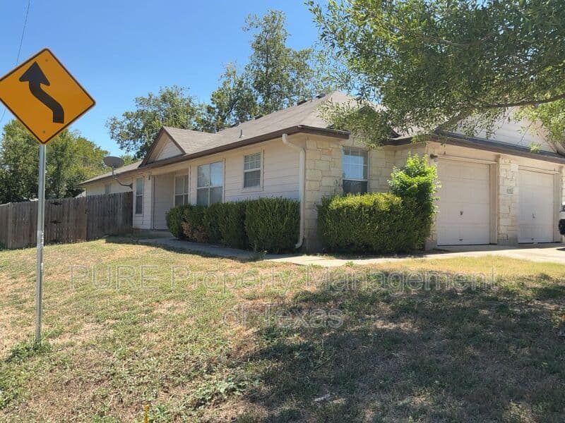 Round Rock Condo: 1001-A Christopher Ave
