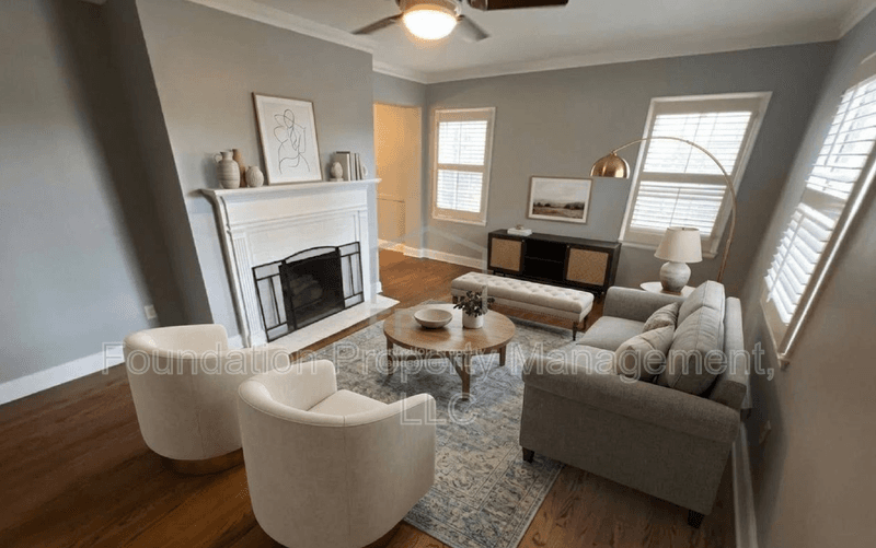 Memphis House: 252 East Edwin Circle