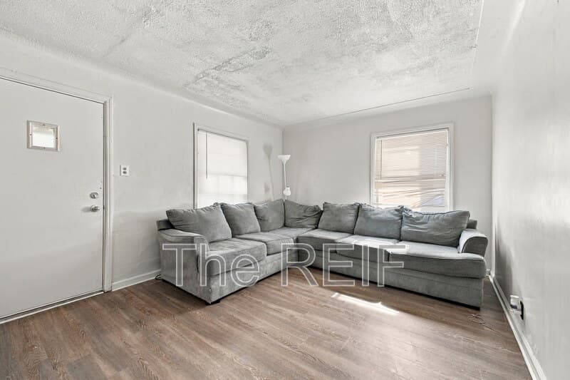 Detroit House: 20225 Terrell Ave