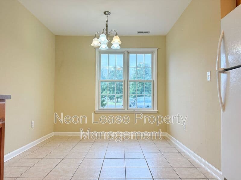 Laurel House: 1103 Laurel Court