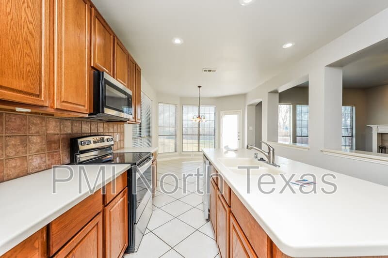 Little Elm House: 2541 Indian Hills Dr