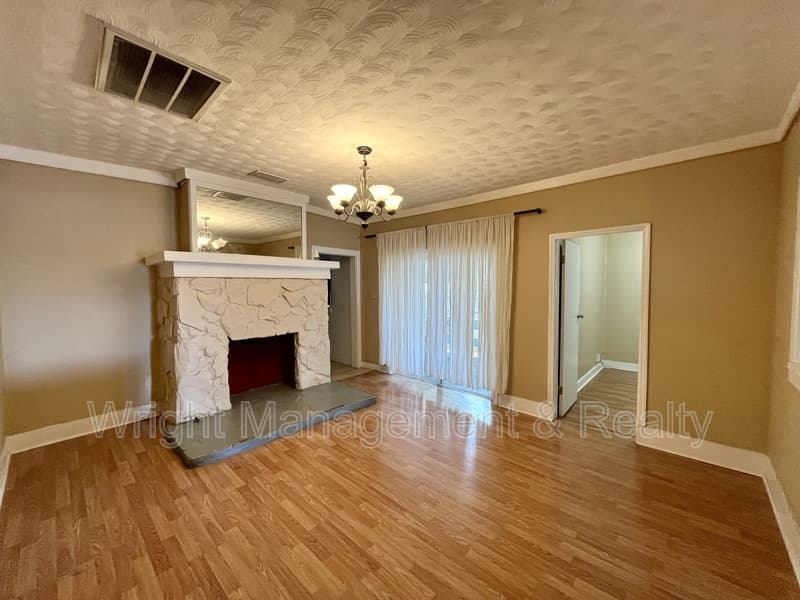 Tampa House: 2913 West Tampa Bay Boulevard