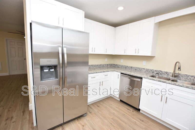 Lakeland Condo: 1111 Mercury Dr E