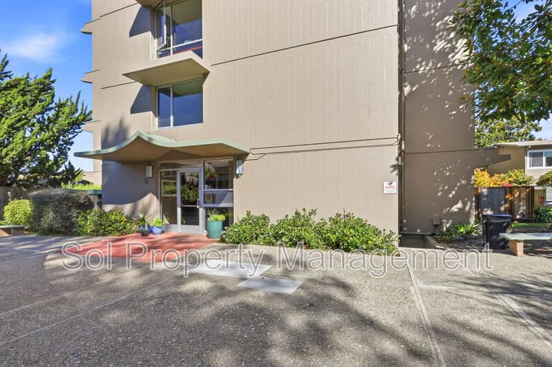 Santa Cruz Condo: 180 Dakota Avenue
