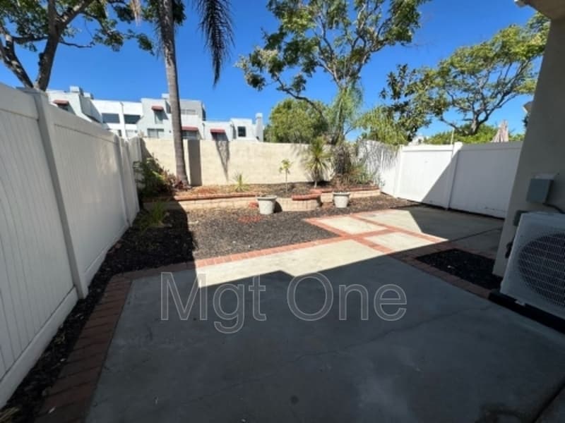Mission Viejo House: 27721 Berwick