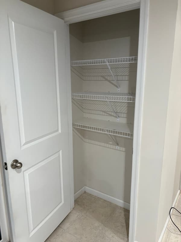 Greenville House: 102 Castlebrook Dr