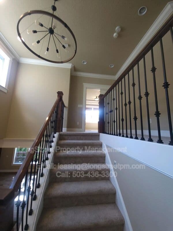 Portland House: 9739 NW Henry Ct