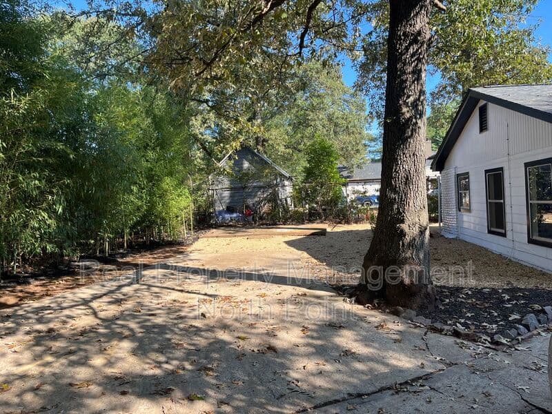 Atlanta House: 1645 Metropolitan Pkwy SW