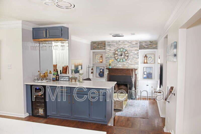 Johns Creek House: 220 Preston Oaks Dr