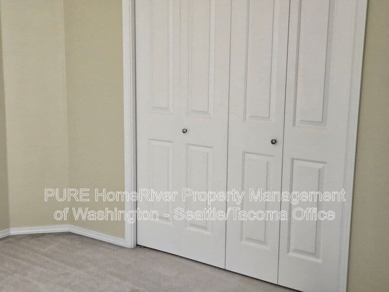 Auburn House: 5316 S 282nd Way