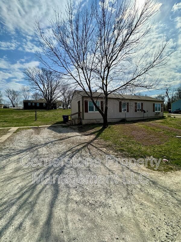DeSoto House: 8353 Lakeview Drive