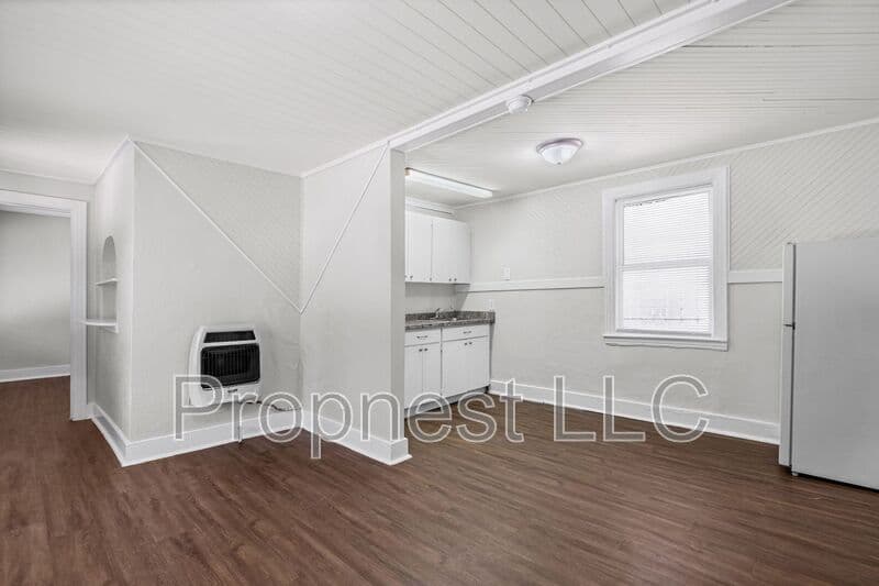 Memphis House: 1306 Carr Ave