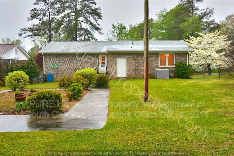 Hopkins House: 112 Harmon Hill Ct