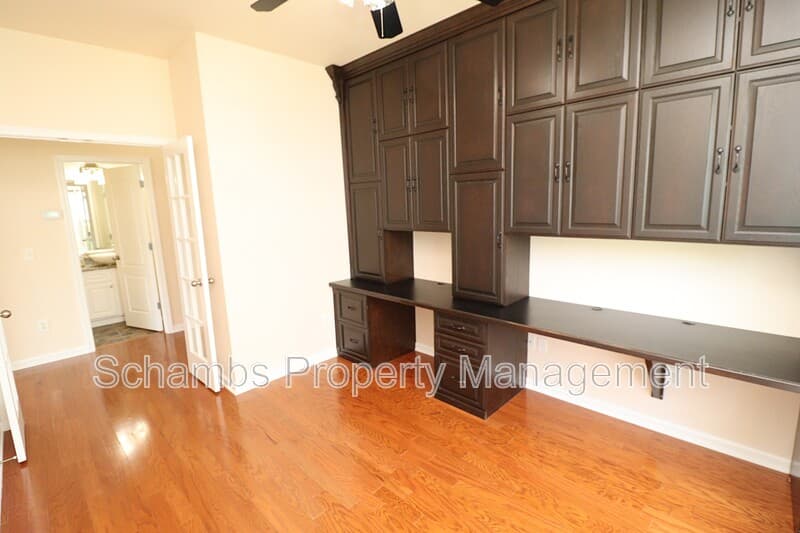 Raleigh House: 12554 Honeychurch St