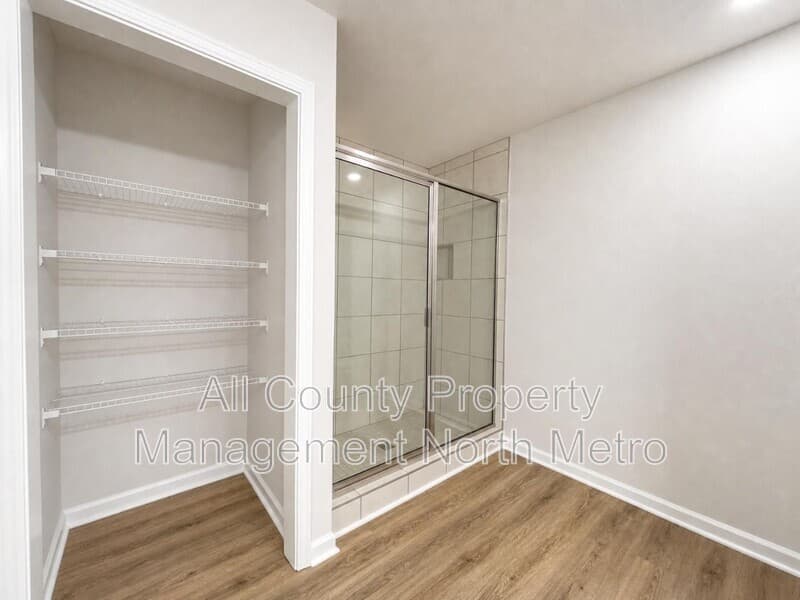 Lula Townhome: 6360 Pine Station Drive