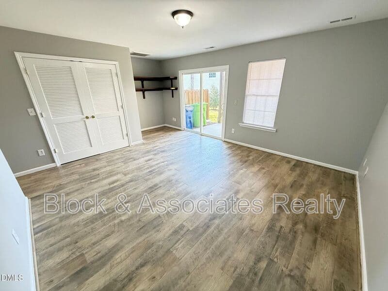 Raleigh House: 3113 Settle In Ln