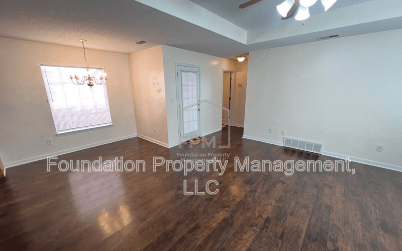 Memphis House: 9115 Cinderhill Cove West
