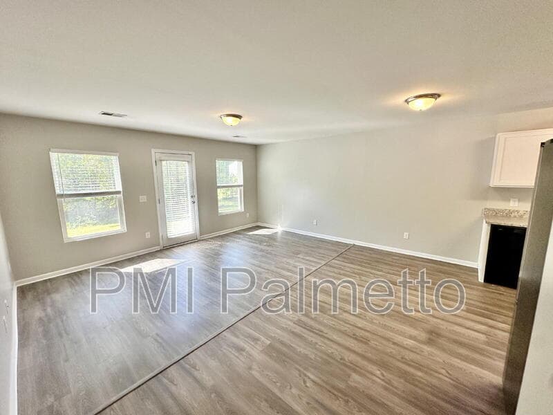 Columbia House: 333 Briercliff Drive