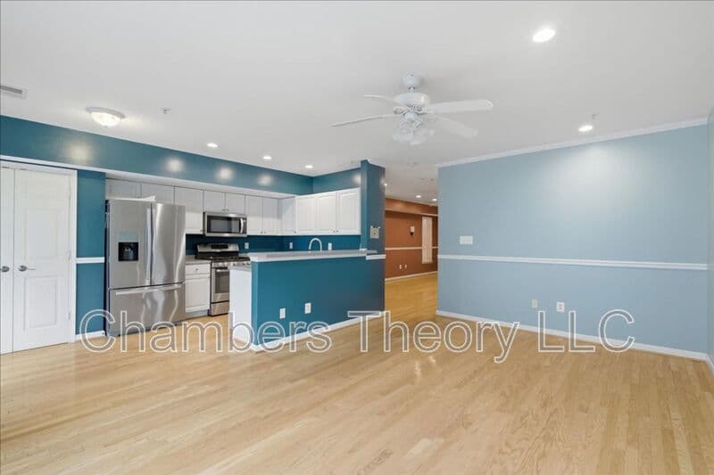 Silver Spring Condo: 11308 King George Dr