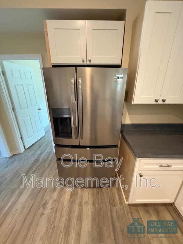 Mobile House: 5011 Highcrest Drive