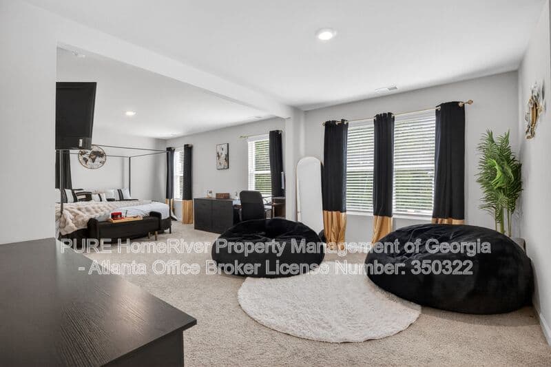 Lithia Springs House: 4842 Layton Dr