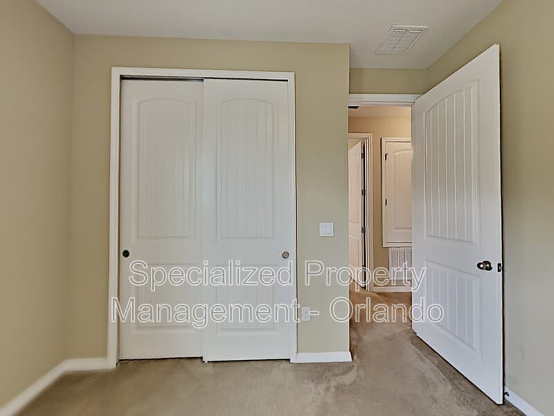 Windermere House: 12986 Holdenbury Ln