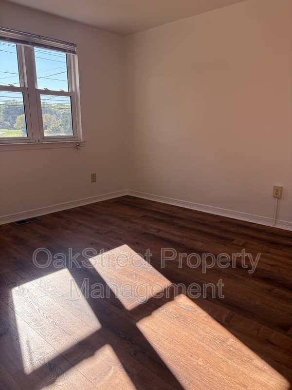 Woodbury Condo: 71 S. Evergreen Avenue - A