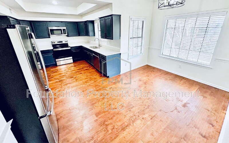 Memphis House: 8712 Carrollwood Lane
