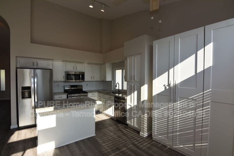Temecula House: 43068 Corte Calanda