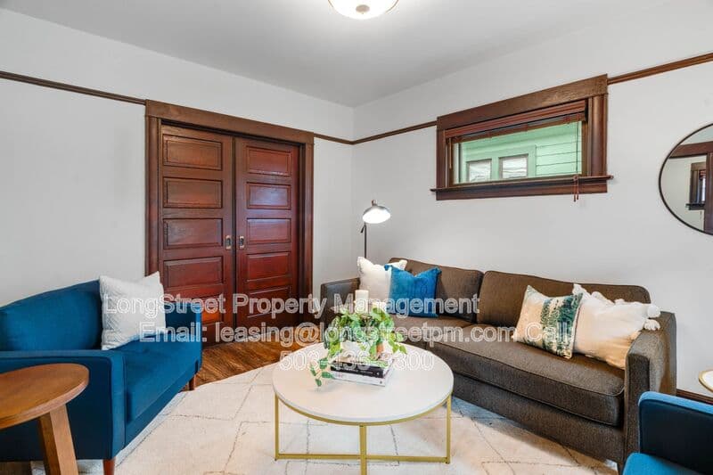 Portland House: 536 NE San Rafael St