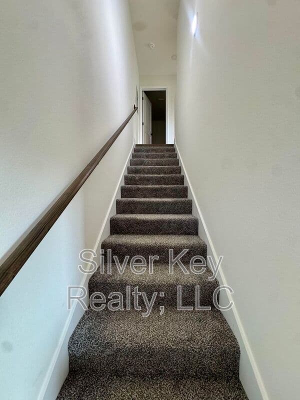 Athens Townhome: 318 Million Street