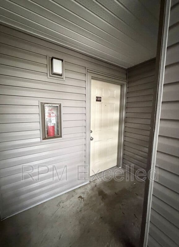 Kent Condo: 26339 116th Ave SE