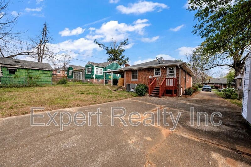 Birmingham House: 1025 45th Street Ensley