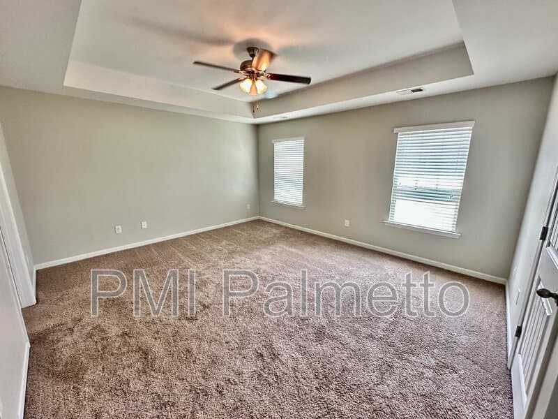 Elgin House: 423 Easy Goer Ct
