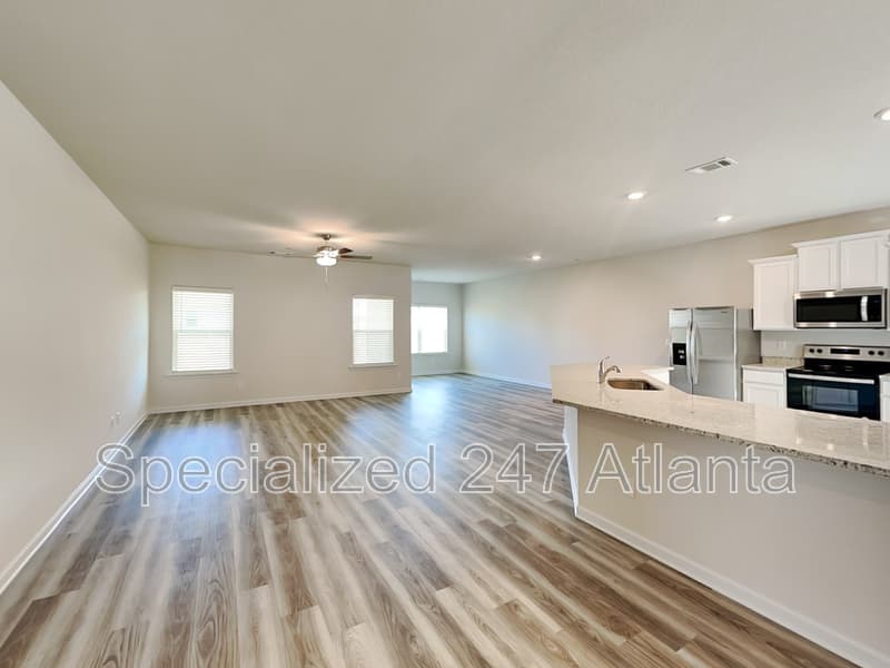 Locust Grove House: 1201 Fendt Dr