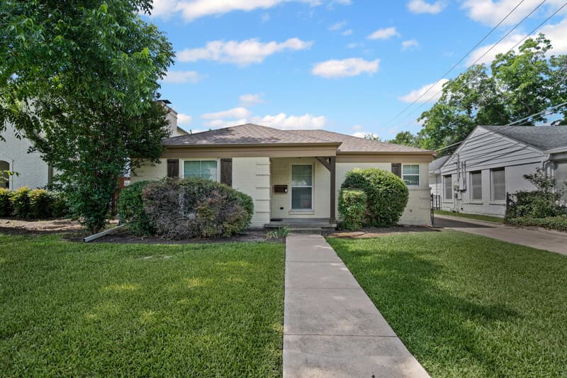 Fort Worth House: 2609 Benbrook Boulevard