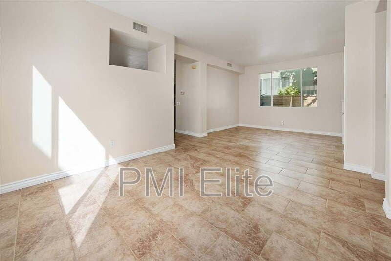 Castaic House: 32029 Cypress Way