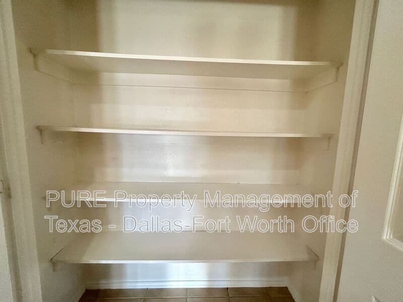 Fort Worth House: 321 Fossil Bridge Drive