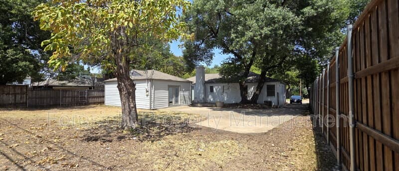 Dallas House: 7303 Bucknell Drive
