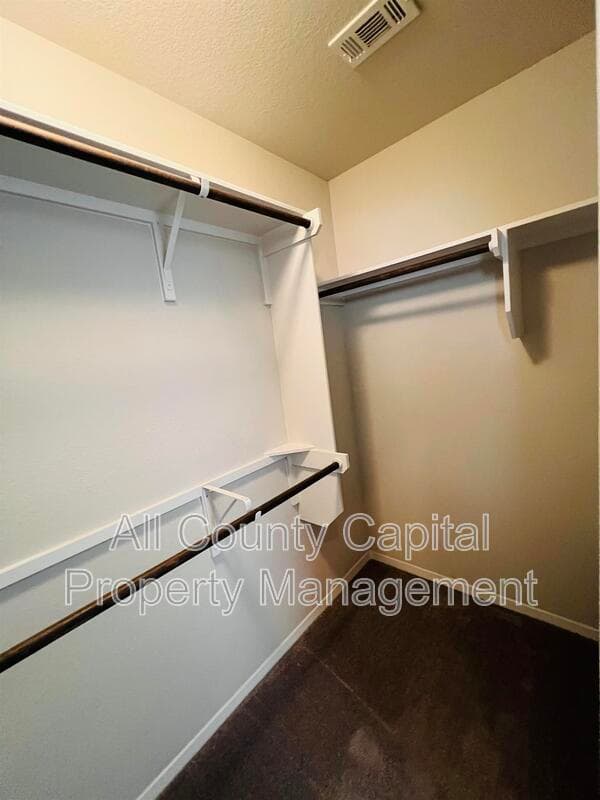 Georgetown House: 201 Oakstone Dr