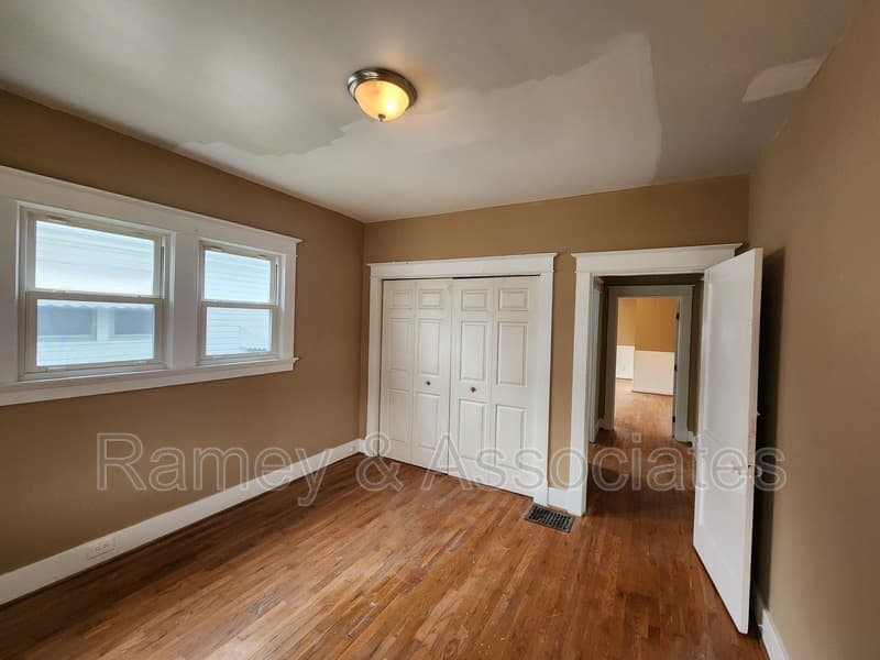 Louisville House: 3635 Taylor Blvd