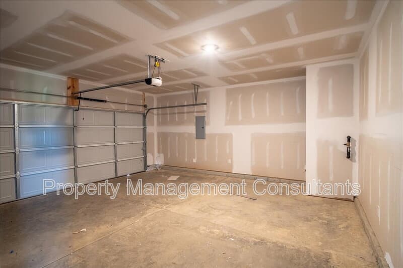 Athens House: 22857 Dashwood Ln
