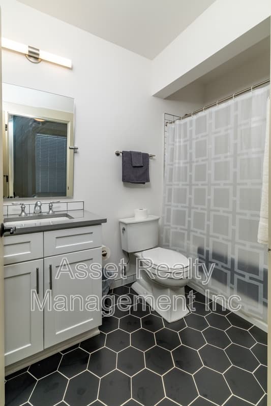 Alcoa Condo: 1110 Franck Street - 213