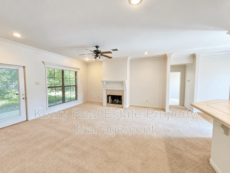 Lafayette House: 507 Lodge Drive