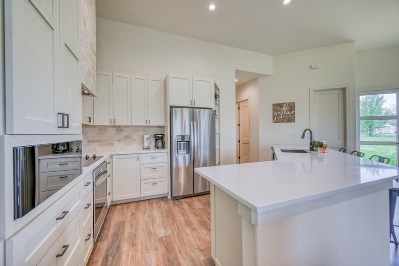 Horseshoe Bay House: 302 Parallel Circle